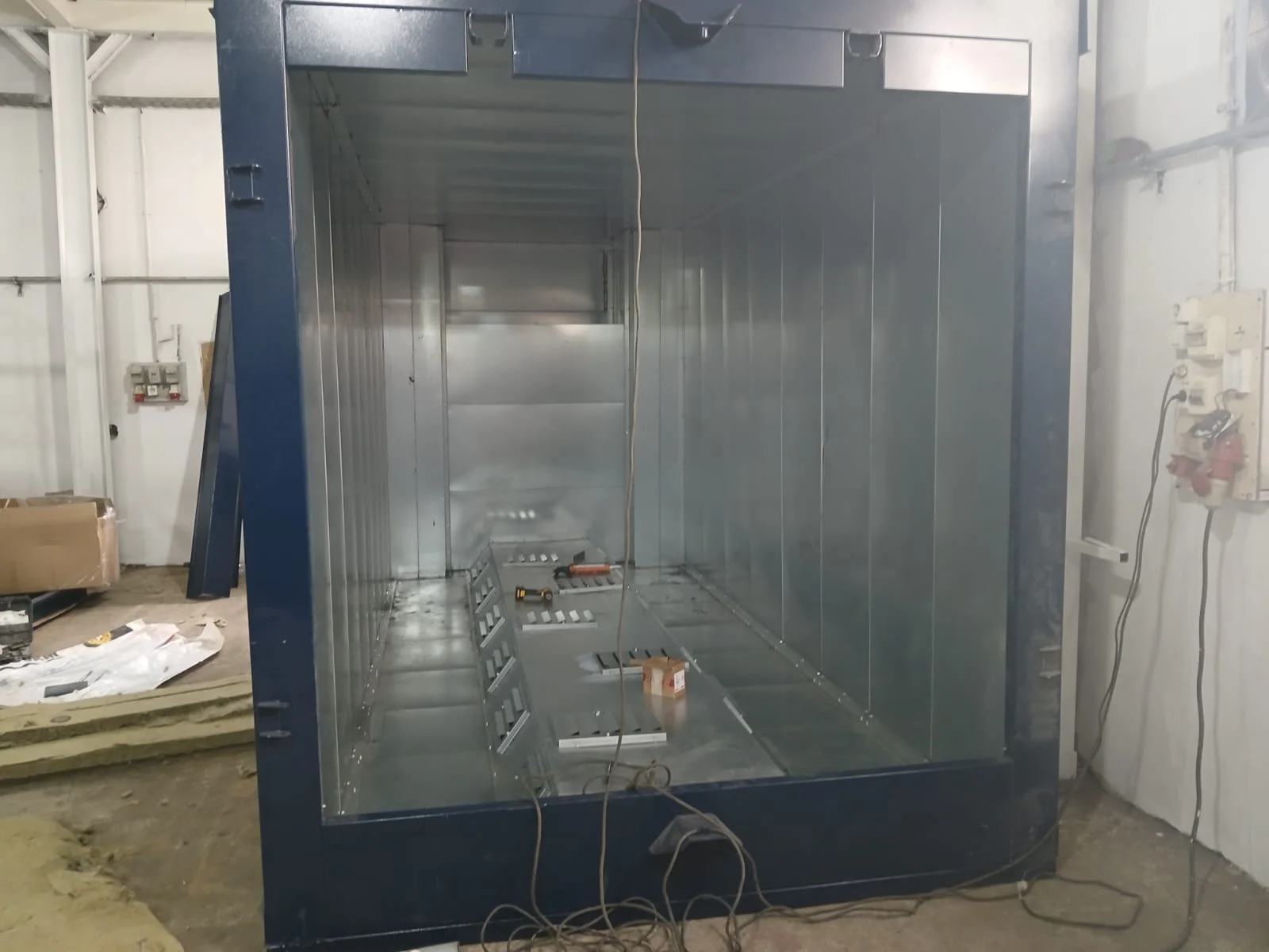 Curing Oven (Interior / Ventilation System)
